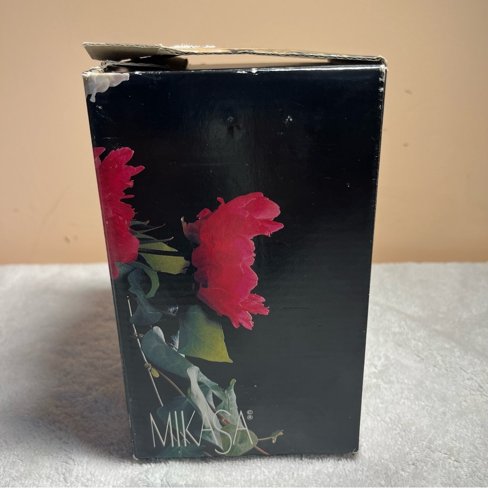 Mikasa Carmen SA 510/616 6.25" Crystal Glass Frosted Embossed Floral Vase In Box - Picture 7 of 11
